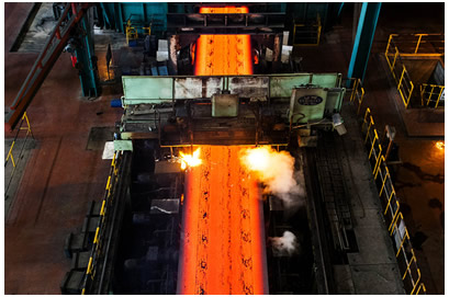 有源濾波器在鋼鐵、中頻冶煉行業(yè)中的應(yīng)用 負(fù)載類型:離心壓縮機(jī) 額定電壓:10KV 電機(jī)額定電流:52安 電機(jī)極數(shù):4極 高壓軟起動(dòng)型號(hào):CMV-750-10 現(xiàn)場參數(shù)設(shè)定: 起始電壓:45% 電流限幅倍數(shù):3.5倍 啟動(dòng)時(shí)間:15秒 (圖1)