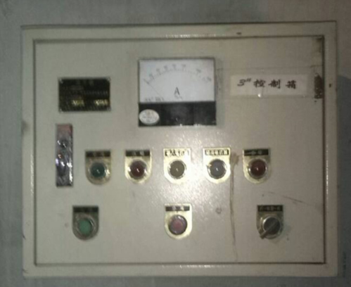 改造前原來3臺現(xiàn)場的操作箱 高壓軟起在水泵上的應用-窯街煤電集團1850水泵房(圖4)