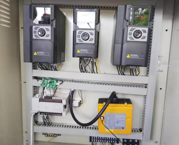 XFC500在鋼筋滾籠機上應用(圖2) XFC500在鋼筋滾籠機上應用(圖2)