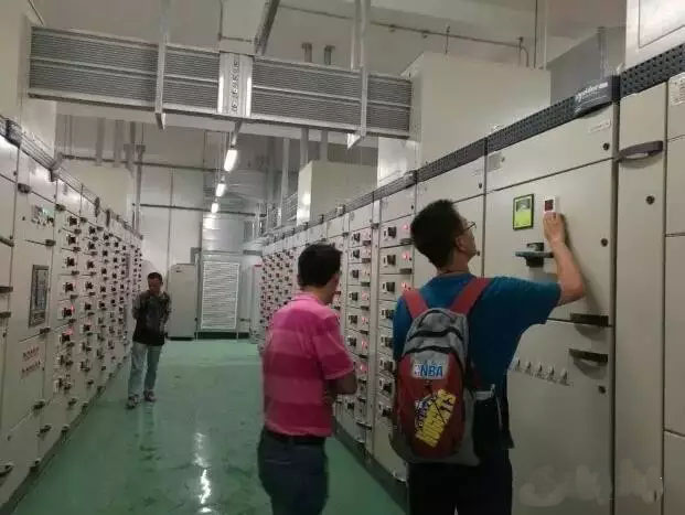 西馳有源電力濾波器應(yīng)用于武漢某機(jī)場交通中心(圖2) 西馳有源電力濾波器應(yīng)用于武漢某機(jī)場交通中心(圖2)